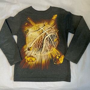Long Sleeve graphic T-shirt Boys size 5/6